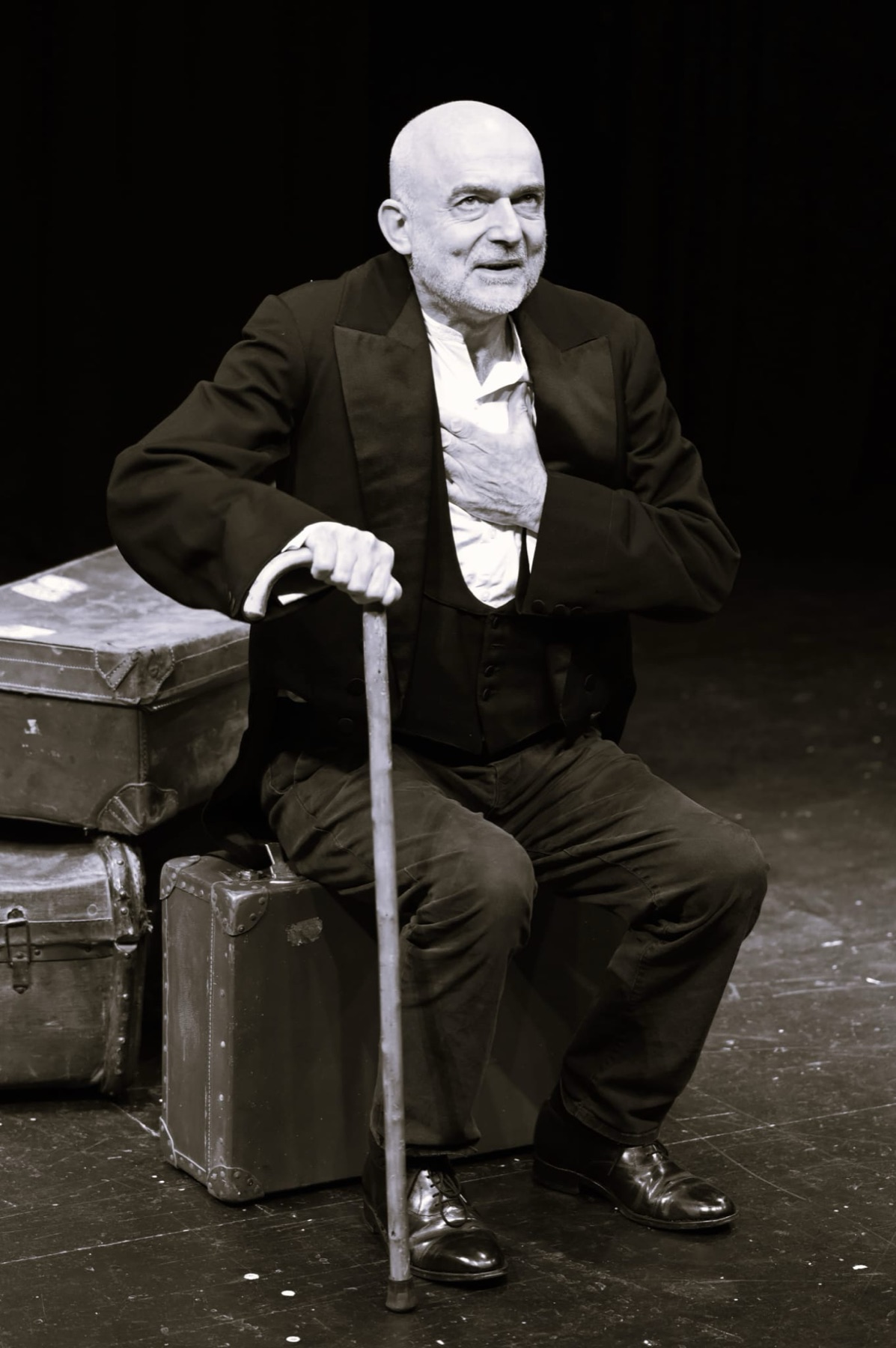 Graham Tyrer performing